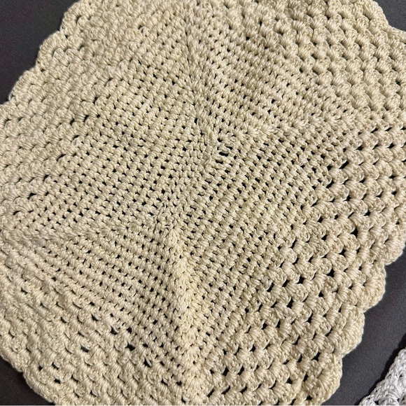 Assorted Vintage Handmade Crochet Pieces - Picture 3 of 6